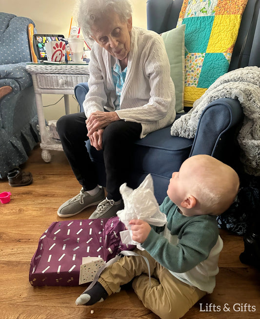 Helping families stay connected, one thoughtful gift box at a time. 💗